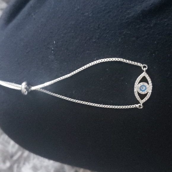 Evil eye sliding adjustable bracelet - Picture 3 of 3